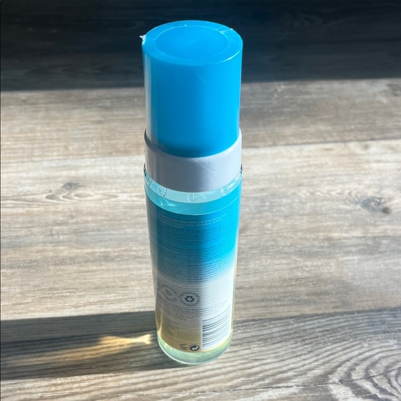 St. Tropez Self-Tan Purity Bronzing Water Mousse - Picture 3 of 3